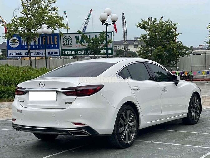 Mazda 6 2.0L Premium tuỳ chọn cao cấp sx 2022