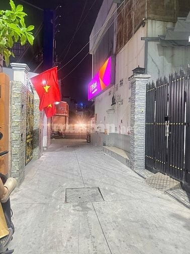 Nhà hẻm xe hơi chánh hưng phường5 Q8.  Cách MT phạm hùng 2 căn nhà