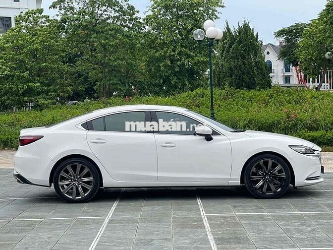 Mazda 6 2.0L Premium tuỳ chọn cao cấp sx 2022