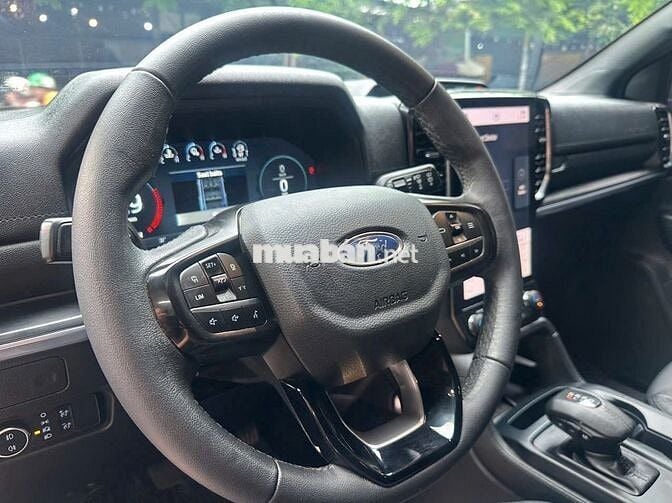 Ford Everest Titanium 2 Cầu 2023 - Chính Hãng