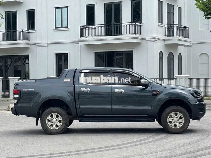 Bán xe Ford Ranger 2016 XLS 2.2L 4x2 AT màu xám
