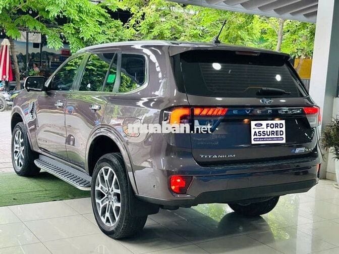 Ford Everest Titanium 2 Cầu 2023 - Chính Hãng