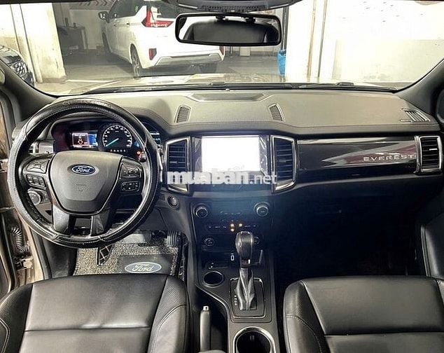 Ford Everest 2018 1 cầu - Chính Hãng - Vay 70%
