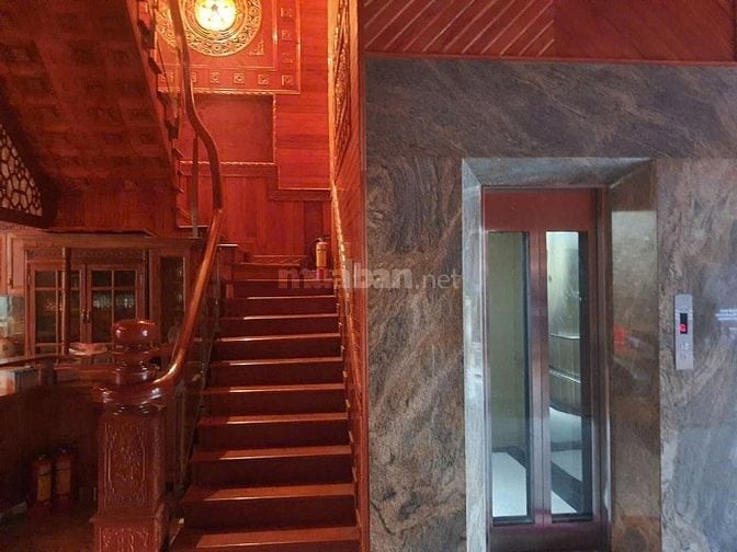 cần bán biệt thự gỗ, 4 lầu, như hình đã hoàn công