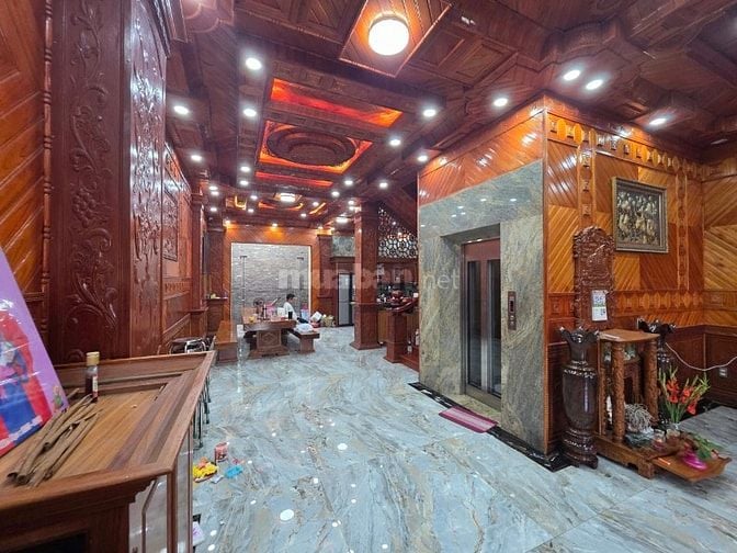 cần bán biệt thự gỗ, 4 lầu, như hình đã hoàn công