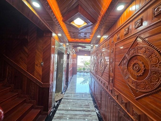 cần bán biệt thự gỗ, 4 lầu, như hình đã hoàn công