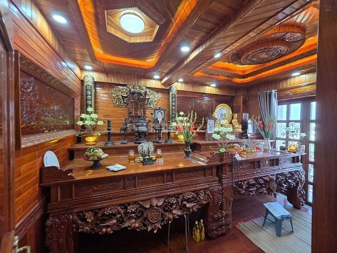 cần bán biệt thự gỗ, 4 lầu, như hình đã hoàn công