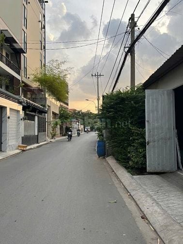 Cho thuê nhà mặt đường số 5 , p Cát Lái . Giá 6.5 tr/th