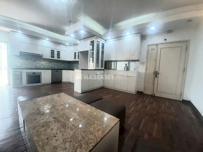 Chủ cần bán gấp căn hộ Housinco 93m, 3pn, ban công ĐN, nội thất Đức
