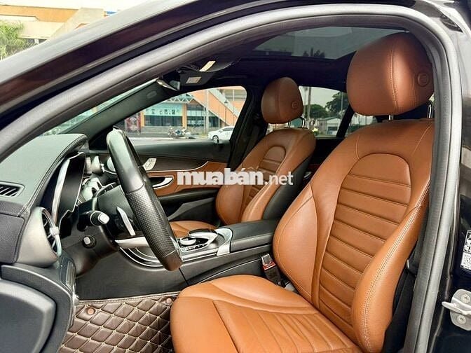 MERCEDES C300 AMG 2020 Đẹp và Mới Nhất Thị Trường.