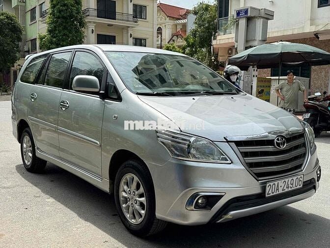 Toyota Innova 2014 E - 333333 km