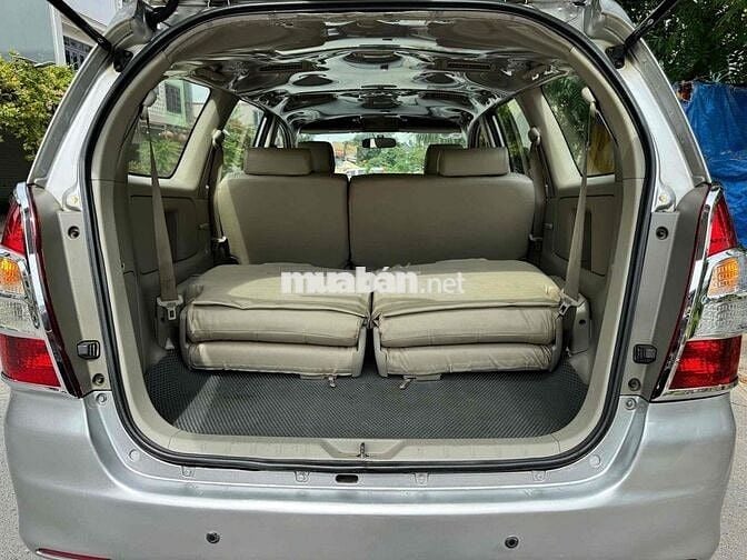 Toyota Innova 2014 E - 333333 km