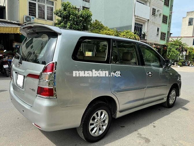 Toyota Innova 2014 E - 333333 km