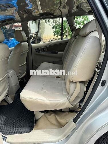 Toyota Innova 2014 E - 333333 km