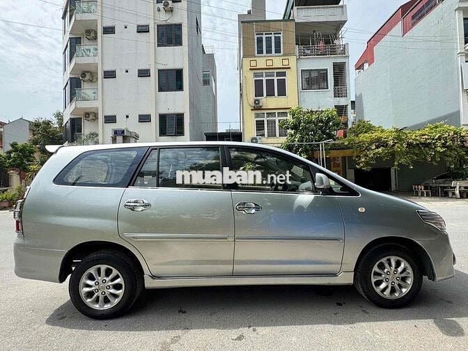 Toyota Innova 2014 E - 333333 km