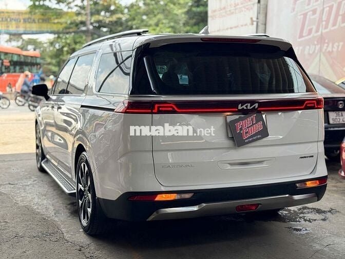 Kia Carnival 2022  - 14000 km