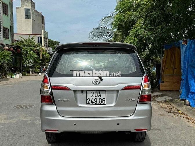 Toyota Innova 2014 E - 333333 km