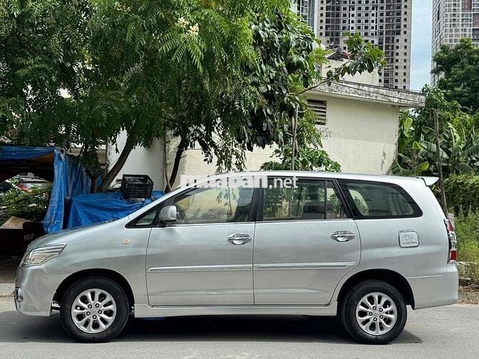 Toyota Innova 2014 E - 333333 km