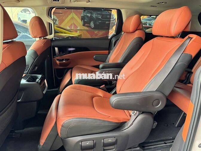 Kia Carnival 2022  - 14000 km