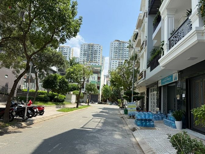  Bán nhà đường 2B Phạm Hữu Lầu, P.Phú Mỹ, TPHCM, 5x16m, 3L, 17.9ty