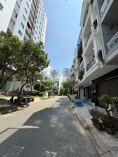  Bán nhà đường 2B Phạm Hữu Lầu, P.Phú Mỹ, TPHCM, 5x16m, 3L, 17.9ty