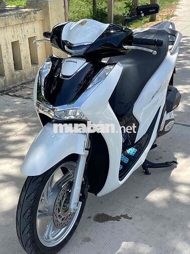 xe mới mua 15 ngày cần bán