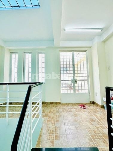3TY5 Sang tên gấp nhà Tô Hiến Thành, HXH 6m sát MT, DT lớn 72m2, SHR.