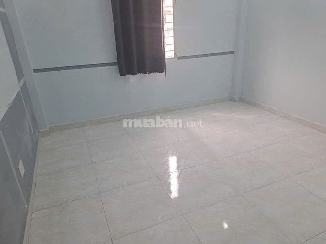Gần siêu thị Co.op Mart, 03 tầng, DT 4x15m