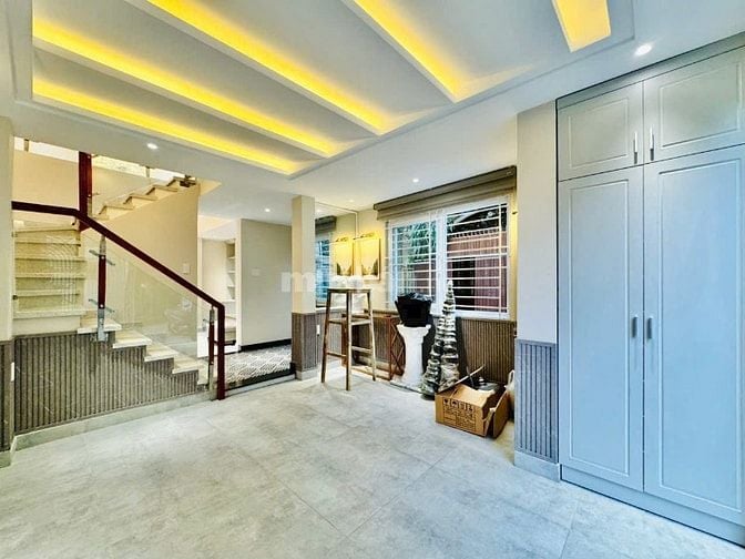 Chủ để 6 tỷ 500 nhà ngay trung tâm quận 3 đường Nam Kỳ Khởi Nghĩa SHR