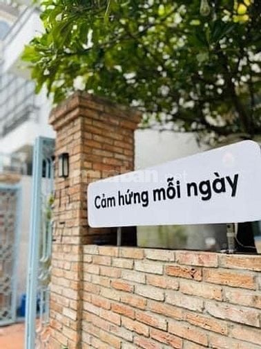 Sang quán cafe đường lớn gần 5 trường đại học, Bình Thạnh
