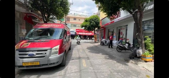 Cc bán nhà ngay chợ Lê Thị Hồng P17, Gò vấp gần khu city land