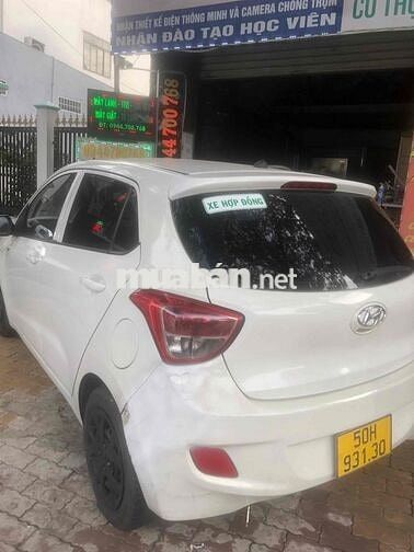 Hyundai Grand i10 doi 2016 gia đình đang sử dụng