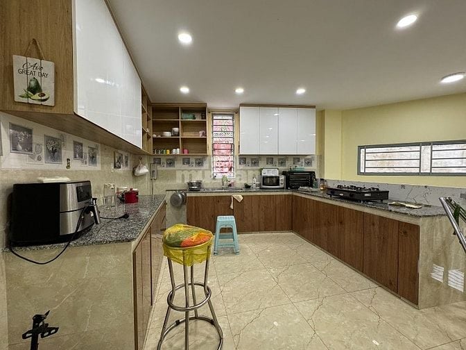 3 lầu, góc 2 mặt tiền hêm 6m khu cao cấp Hồ Biểu Chánh thông ra HVBánh
