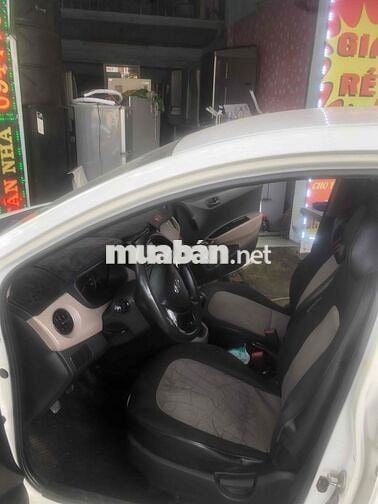 Hyundai Grand i10 doi 2016 gia đình đang sử dụng