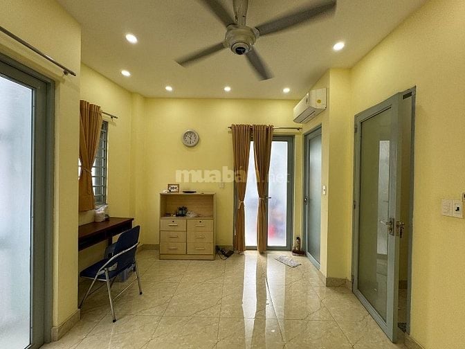 3 lầu, góc 2 mặt tiền hêm 6m khu cao cấp Hồ Biểu Chánh thông ra HVBánh