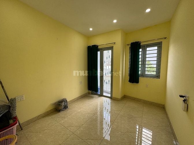 3 lầu, góc 2 mặt tiền hêm 6m khu cao cấp Hồ Biểu Chánh thông ra HVBánh