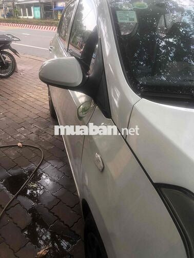 Hyundai Grand i10 doi 2016 gia đình đang sử dụng