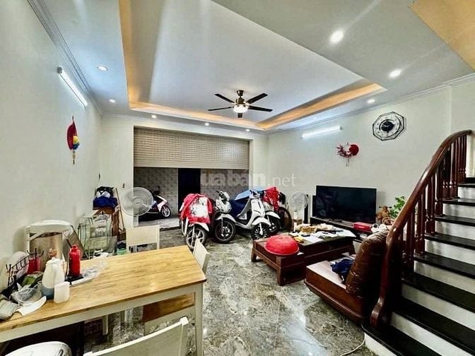 Bán nhà Yên Lạc -HBT -10m ra ô tô -5 tầng mới -mặt tiền 5.2m -10.8 tỷ