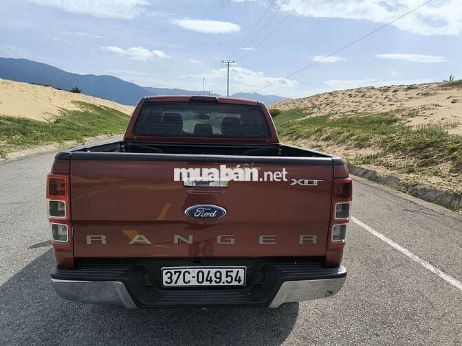 Ford Ranger XLT MT Máy 2.2L số sàn 2 cầu ĐIỆN