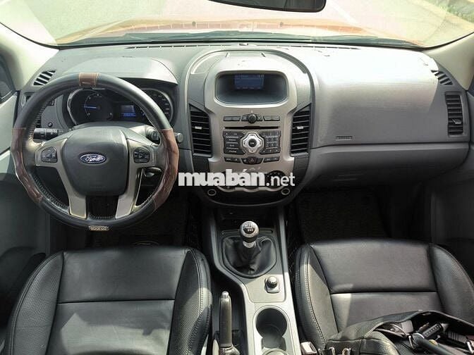 Ford Ranger XLT MT Máy 2.2L số sàn 2 cầu ĐIỆN