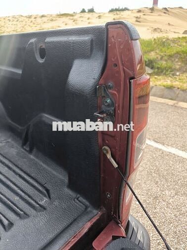 Ford Ranger XLT MT Máy 2.2L số sàn 2 cầu ĐIỆN