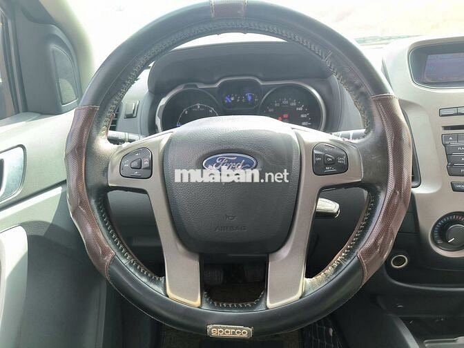 Ford Ranger XLT MT Máy 2.2L số sàn 2 cầu ĐIỆN