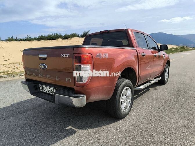 Ford Ranger XLT MT Máy 2.2L số sàn 2 cầu ĐIỆN