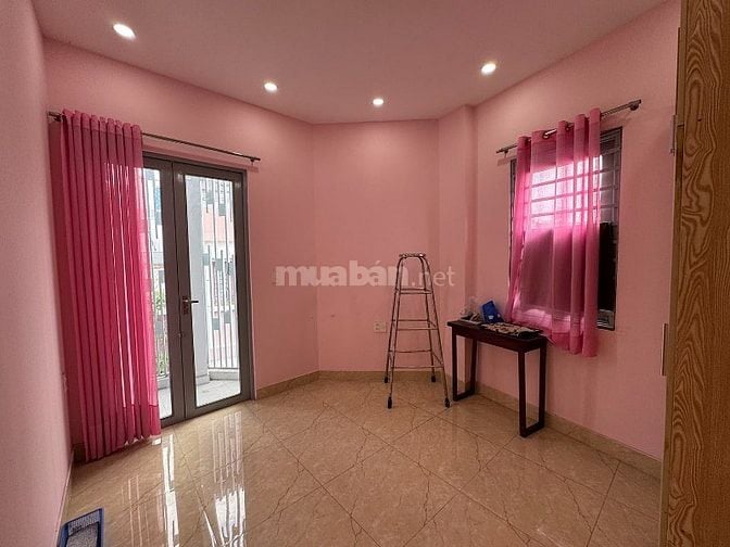 3 lầu, góc 2 mặt tiền hêm 6m khu cao cấp Hồ Biểu Chánh thông ra HVBánh