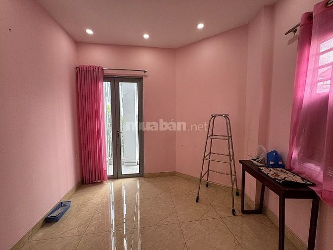 3 lầu, góc 2 mặt tiền hêm 6m khu cao cấp Hồ Biểu Chánh thông ra HVBánh
