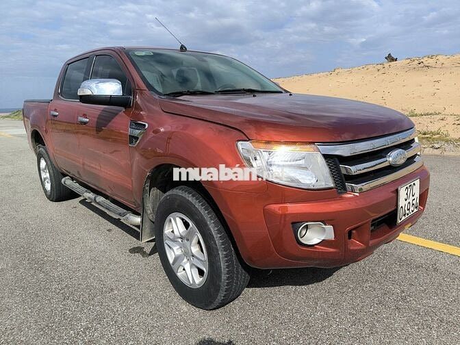 Ford Ranger XLT MT Máy 2.2L số sàn 2 cầu ĐIỆN