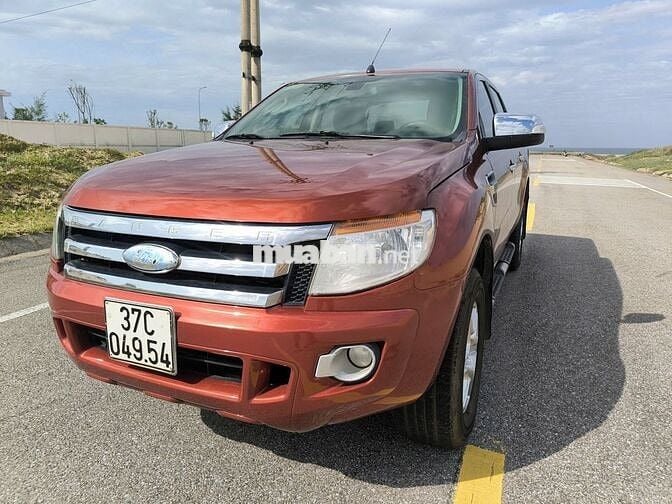 Ford Ranger XLT MT Máy 2.2L số sàn 2 cầu ĐIỆN