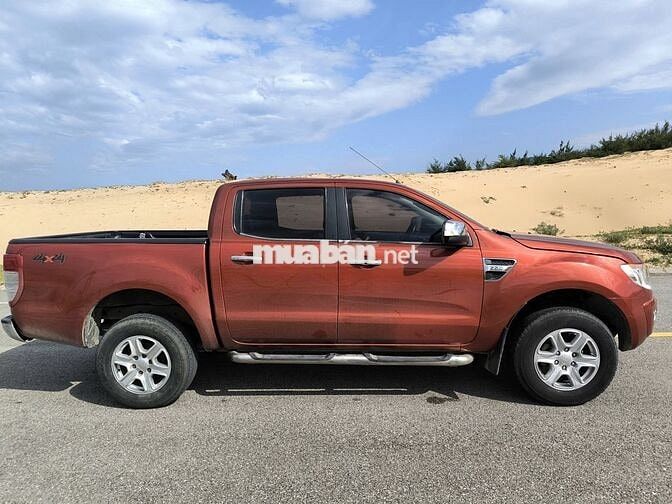 Ford Ranger XLT MT Máy 2.2L số sàn 2 cầu ĐIỆN