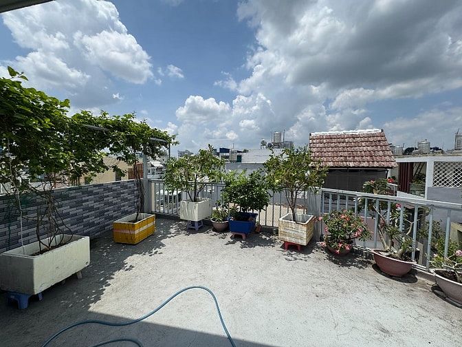 3 lầu, góc 2 mặt tiền hêm 6m khu cao cấp Hồ Biểu Chánh thông ra HVBánh
