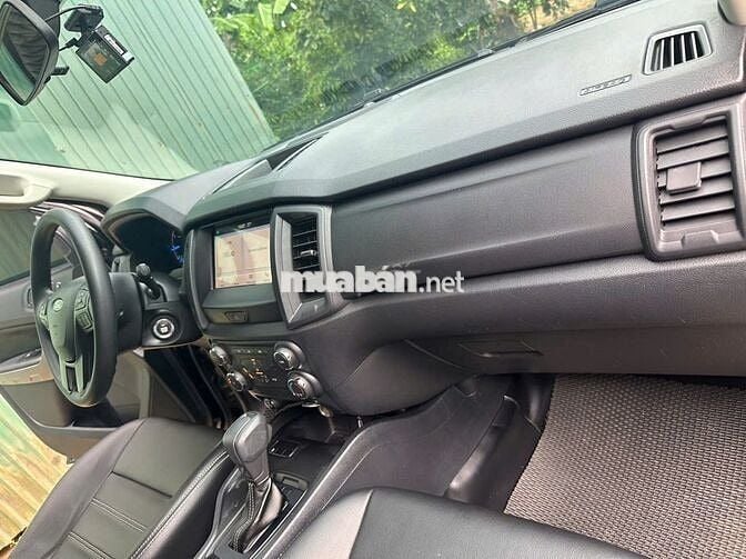 Ford Ranger XLS AT 2019 Máy 2.2L số tự động